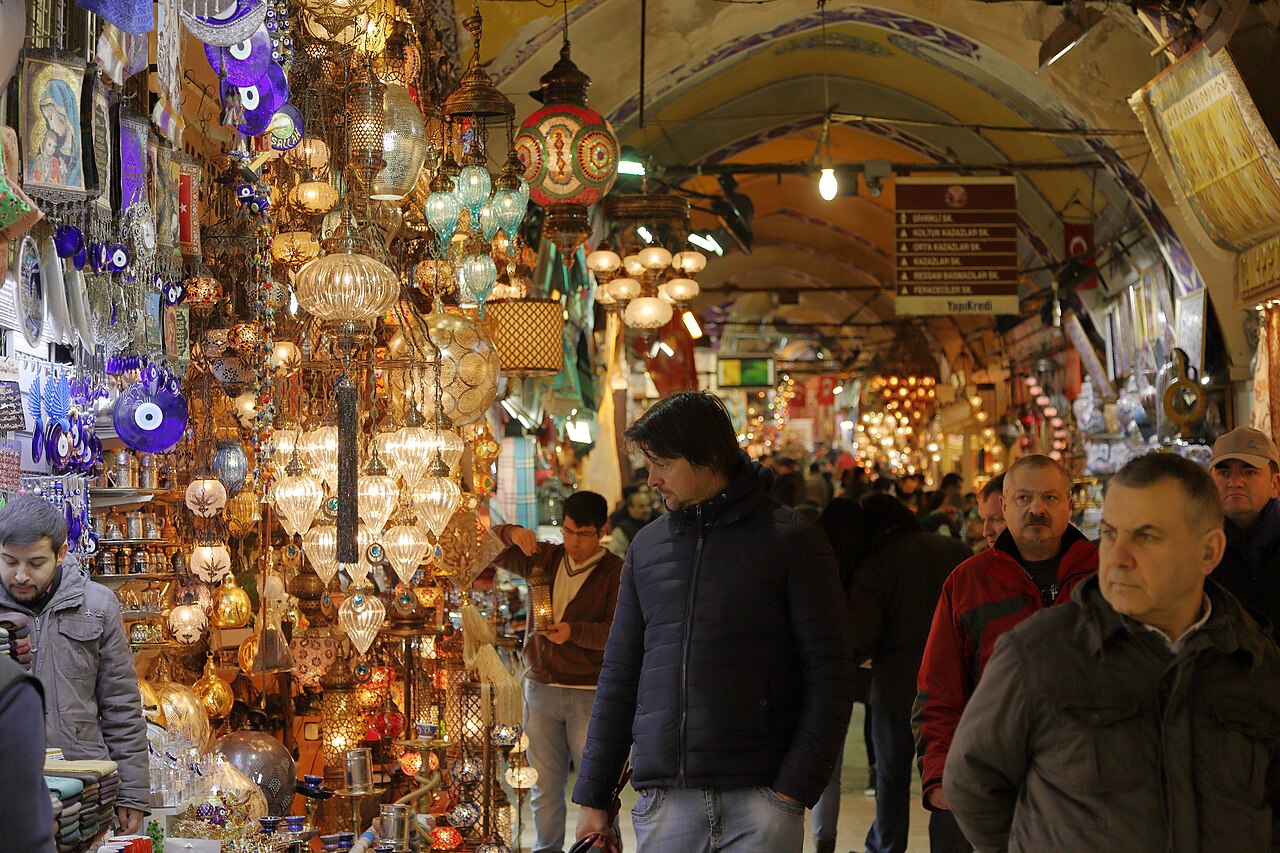 Kapalıçarşı'da gündelik ticaret